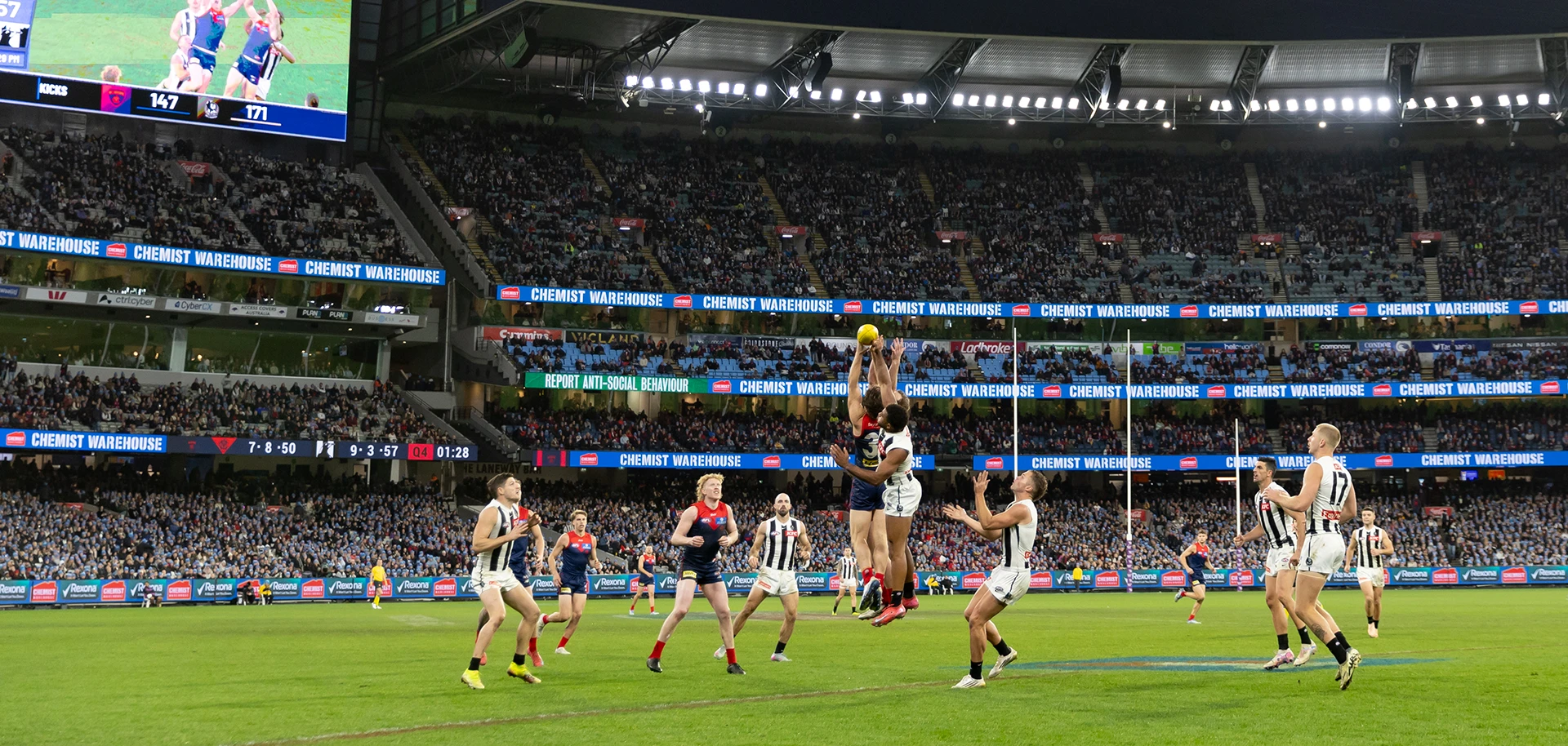 Melbourne v Collingwood MCG match