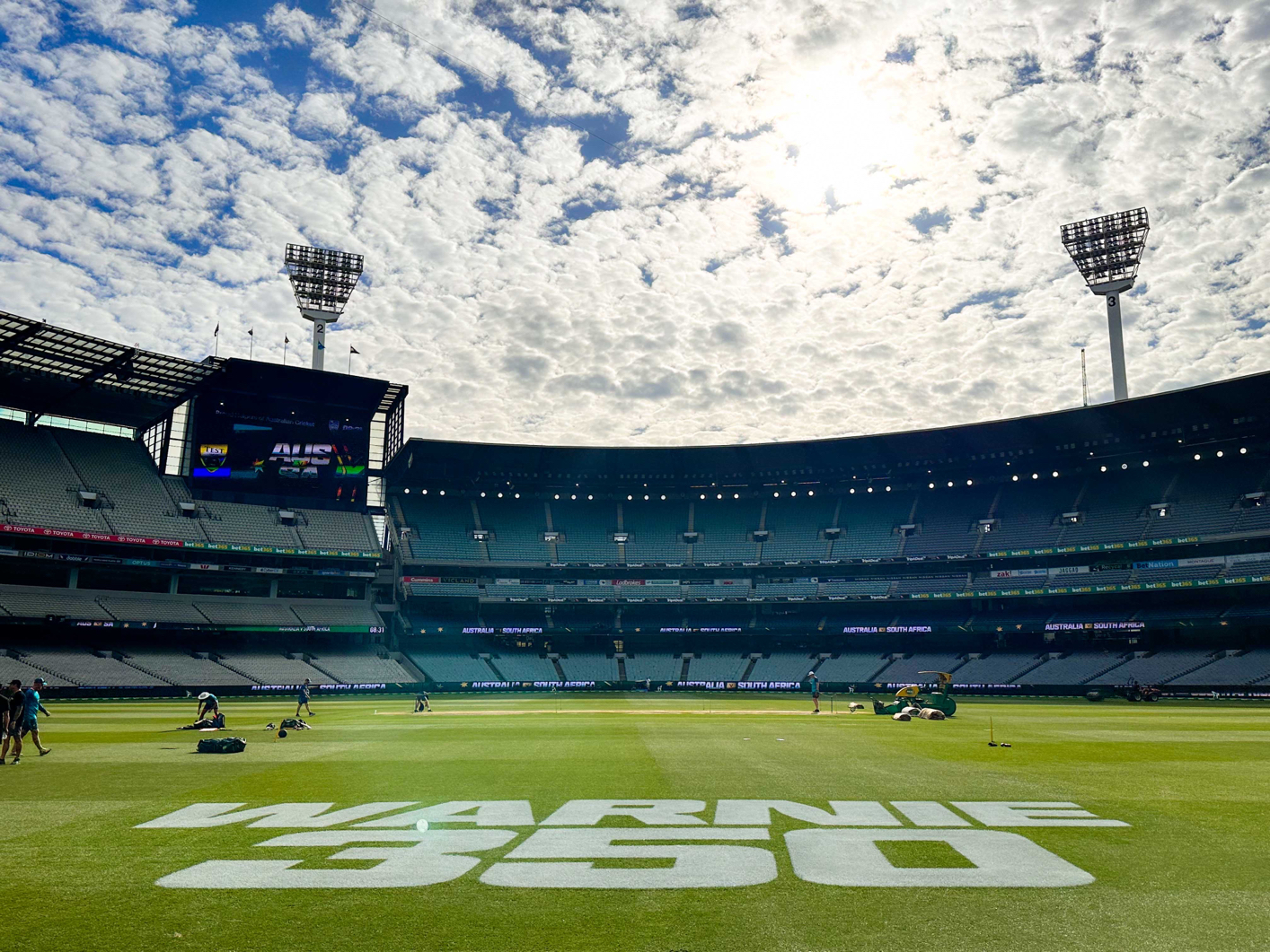 Warne 350 on the MCG 