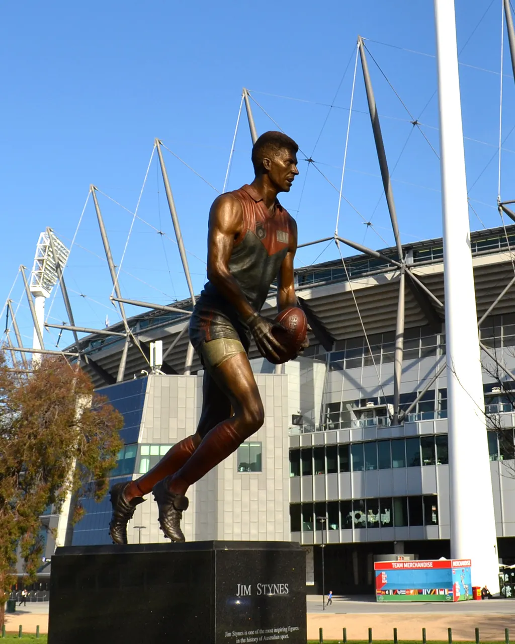 Jim Stynes Banner_JimStynesStatue_TextWithImage_Desktop.webp