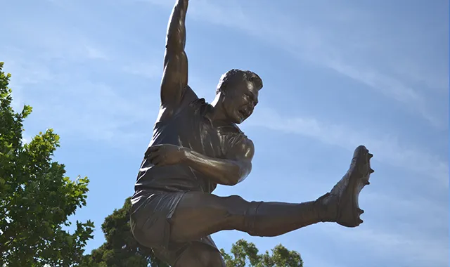 DSC_0163 (2)_RonBarassiStatue_ImageCard.webp