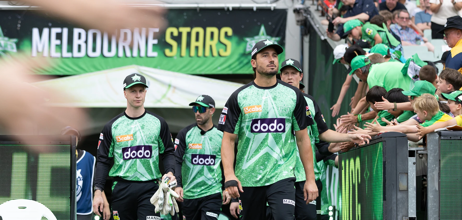 Marcus Stoinis leads Melbourne Stars onto MCG arena